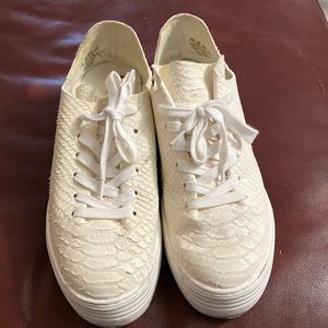 Sam Edelman cream colored sneakers, very good used condition